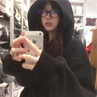 修女也疯狂 海报
